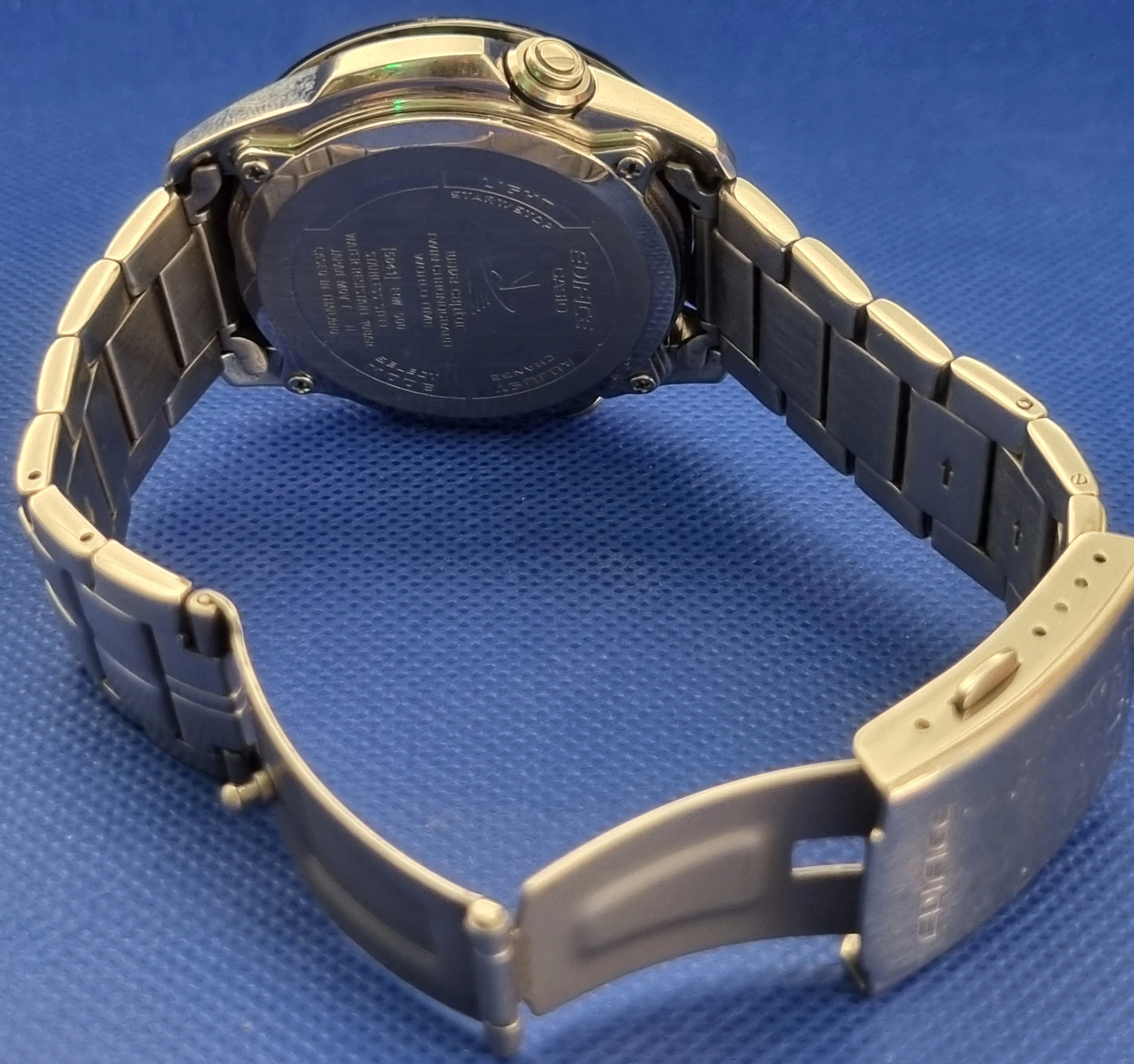 zegarek-casio-eqw-500-rodzaj-129220-1