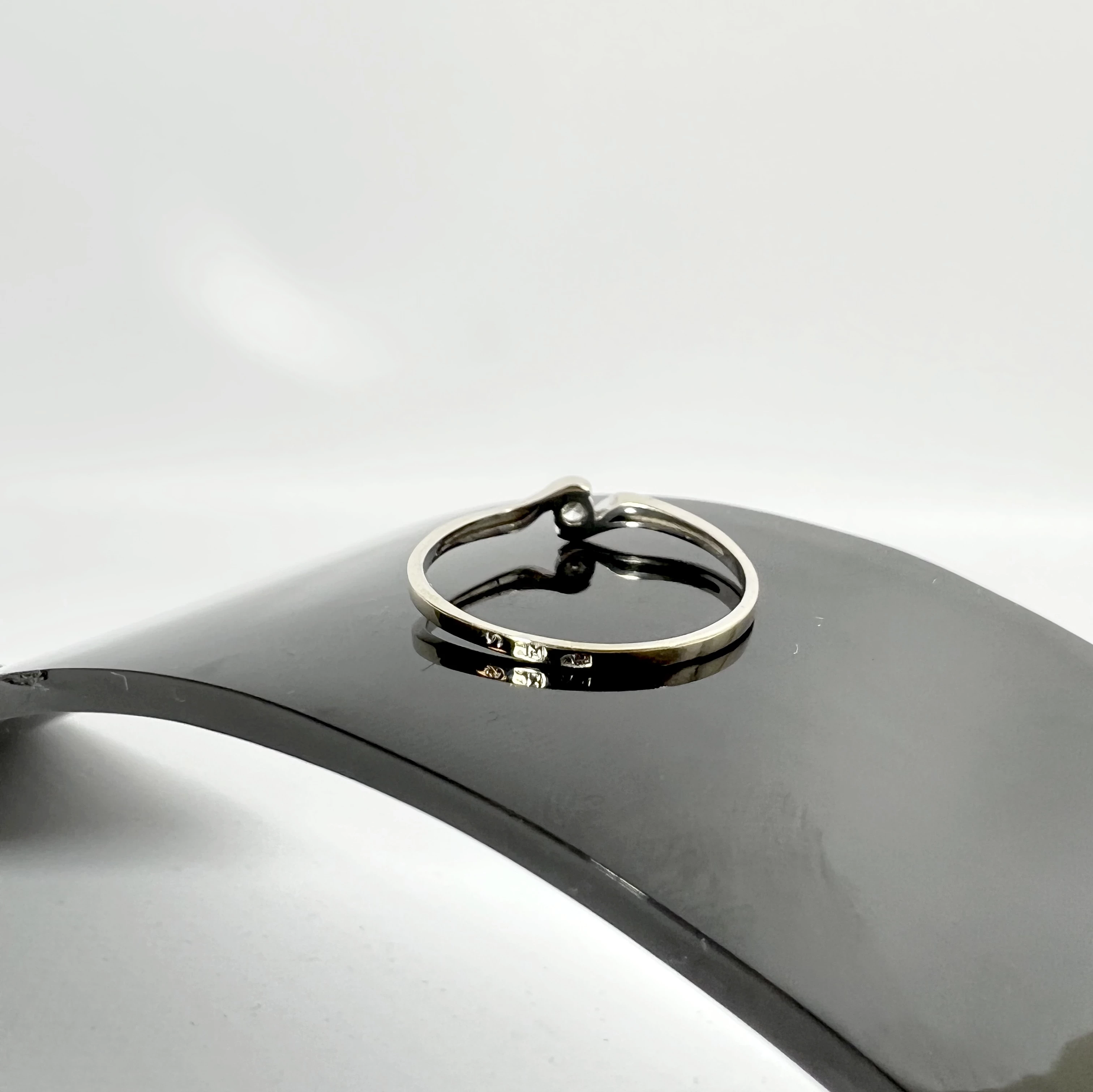 zloty-pierscionek-z-brylantem-125g-r-585-waga-125