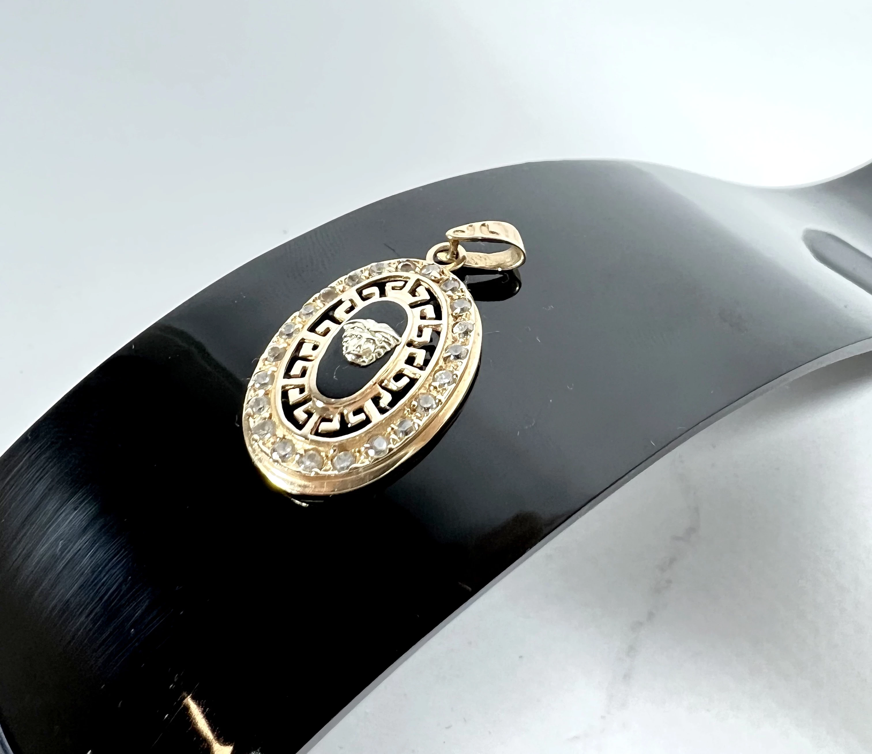 zlota-zawieszka-z-cyrkoniami-373g-585-rodzaj-2205-2