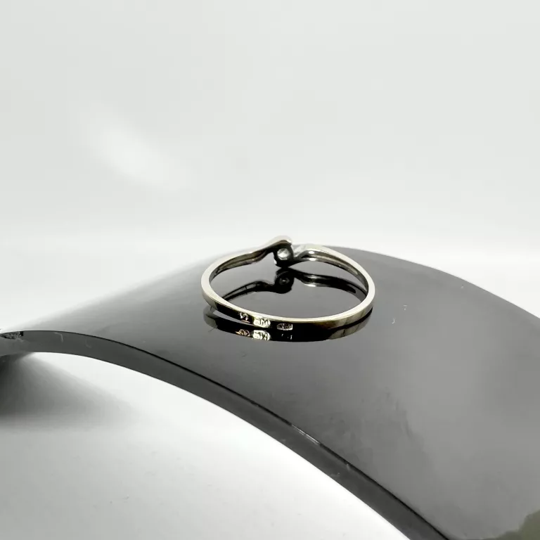 ZŁOTY PIERŚCIONEK Z BRYLANTEM 1,25G R 585