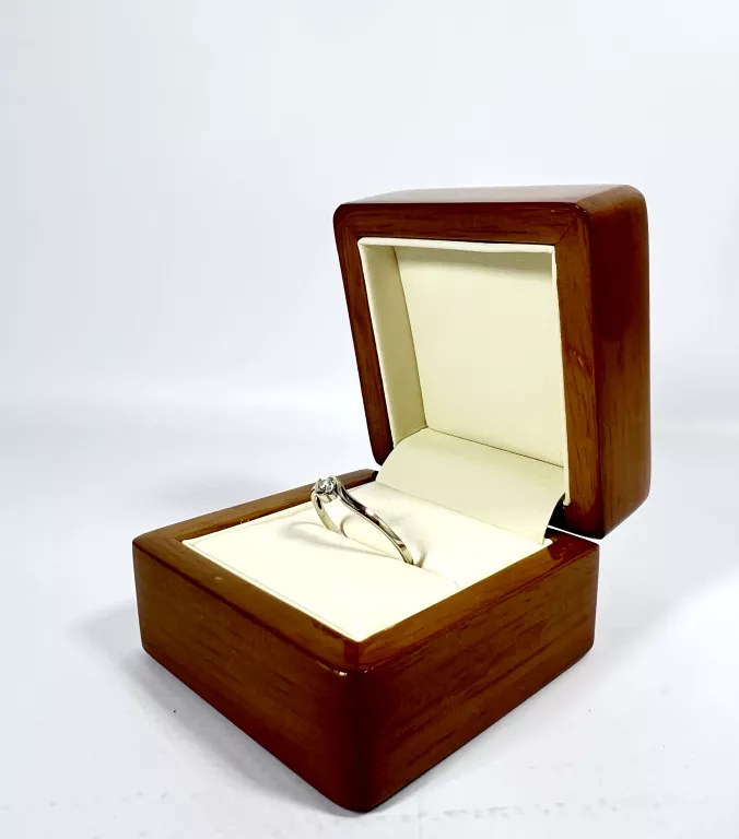 ZŁOTY PIERŚCIONEK Z BRYLANTEM 1,25G R 585