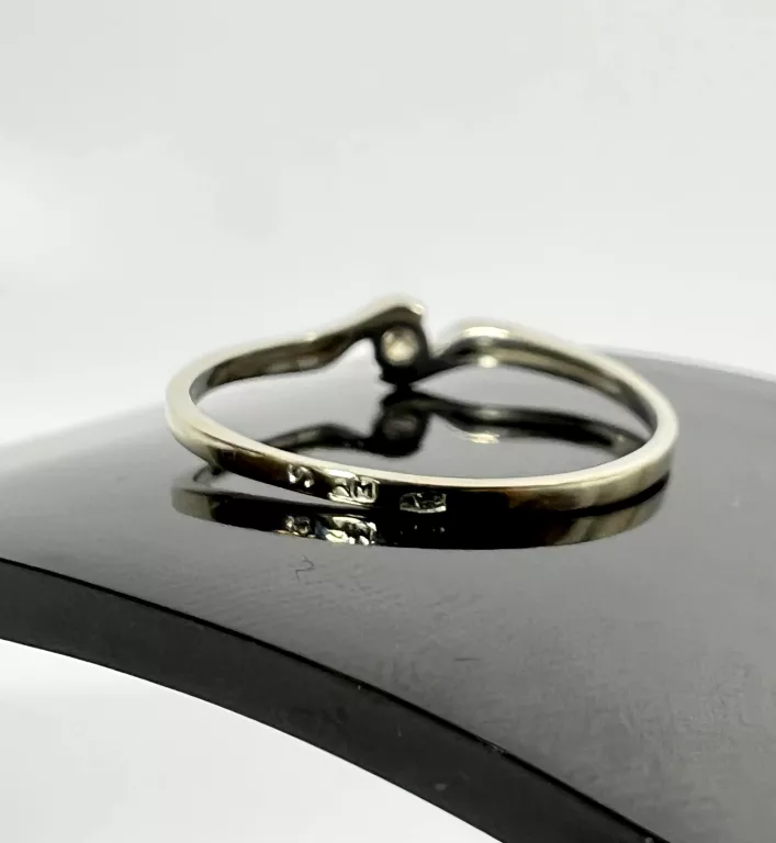 zloty-pierscionek-z-brylantem-125g-r-585-marka-248811-958954