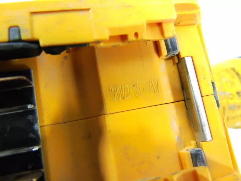 MŁOTOWIERTARKA DEWALT DCH133 + ŁAD + AKU 5AH + AKU 1,7AH