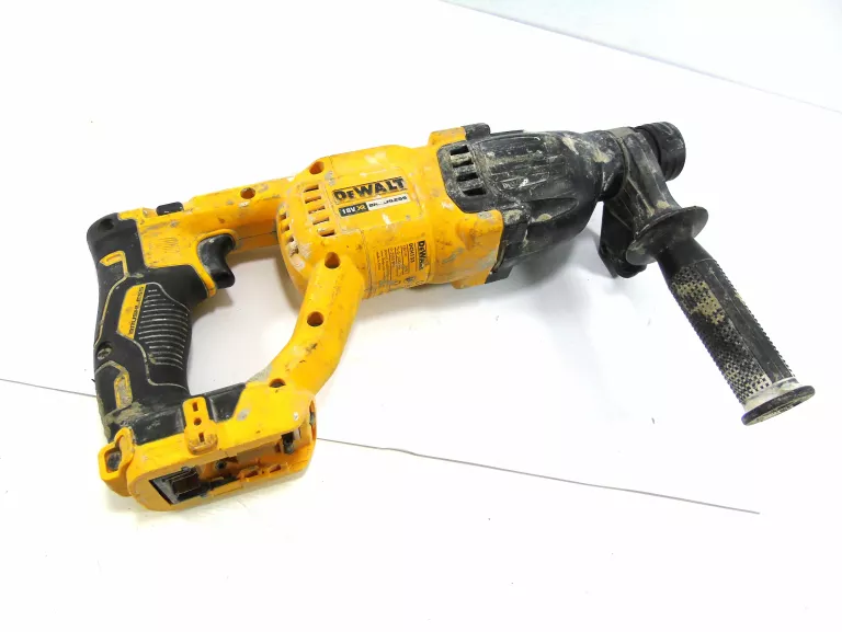 MŁOTOWIERTARKA DEWALT DCH133 + ŁAD + AKU 5AH + AKU 1,7AH