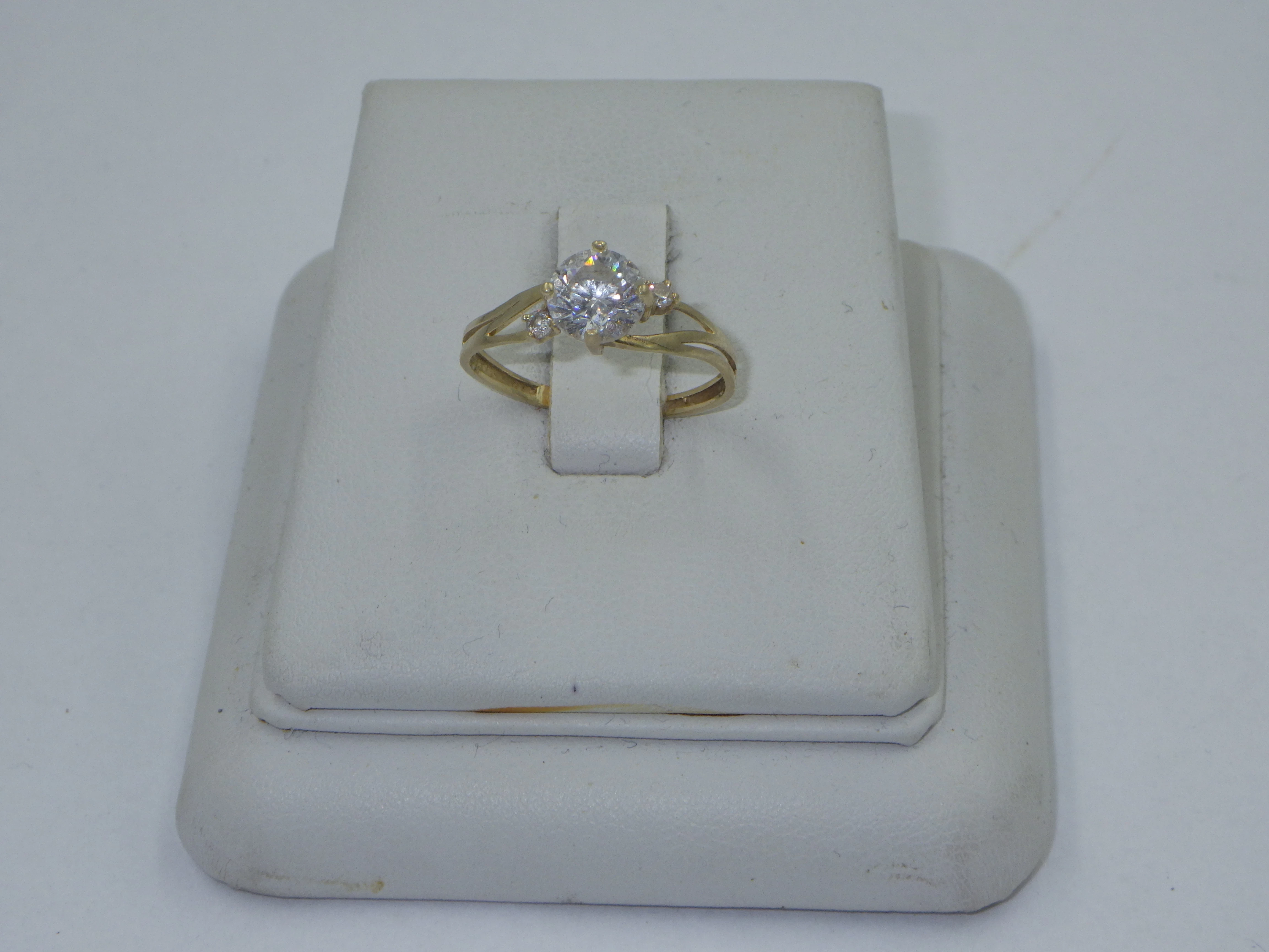 pierscionek-z-cyrkoniami-zloto-585-157g-r13-rodzaj-2205-16