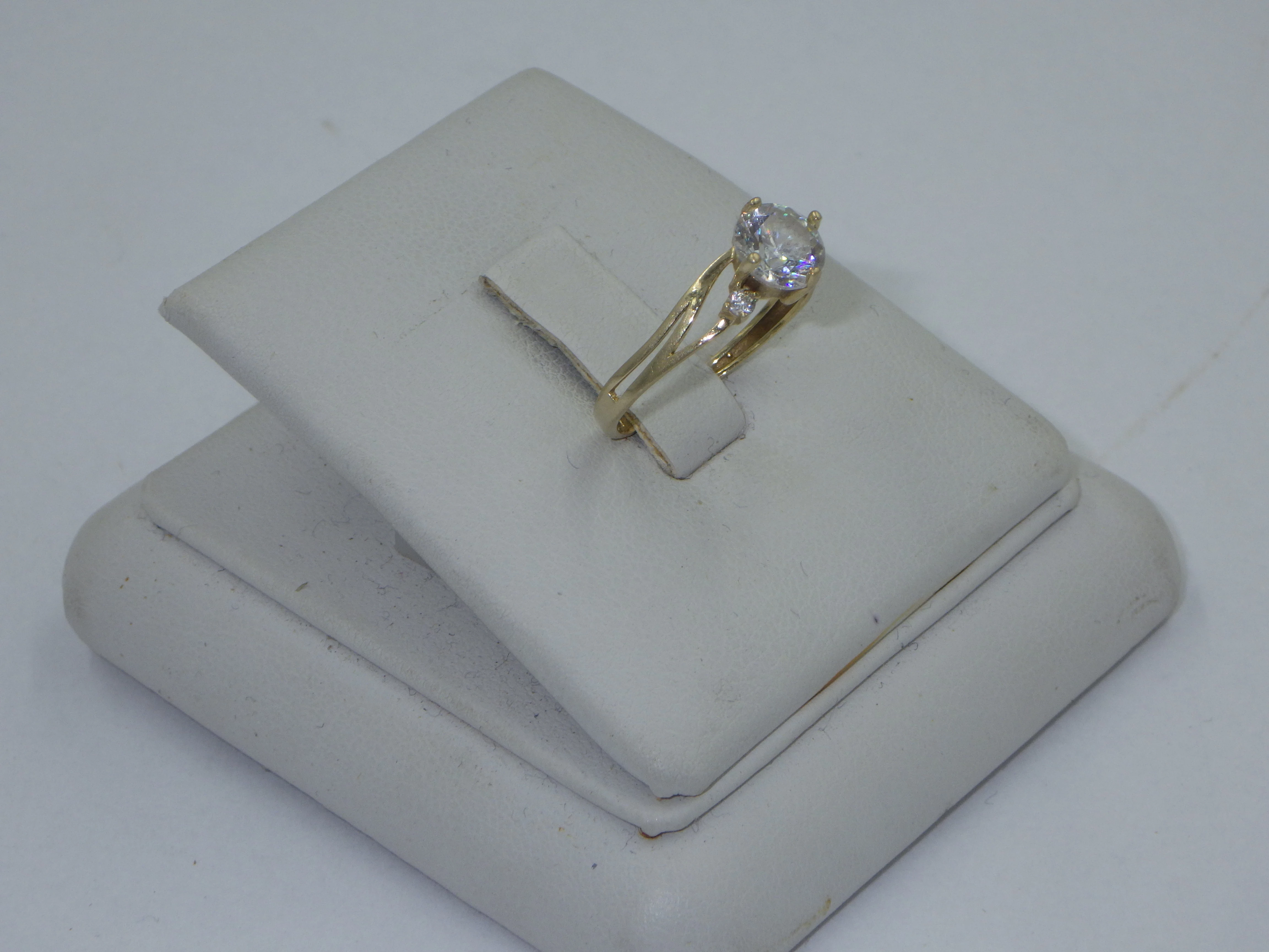 pierscionek-z-cyrkoniami-zloto-585-157g-r13-stan-11323-2