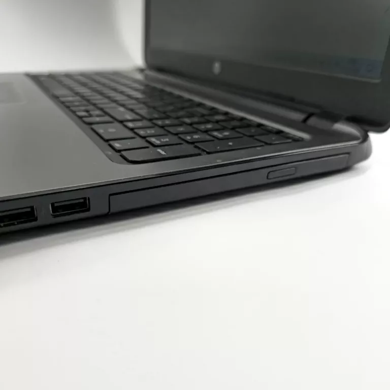 LAPTOP HP 255 G3 15,6 " AMD A4 4 GB / 500 GB HDD