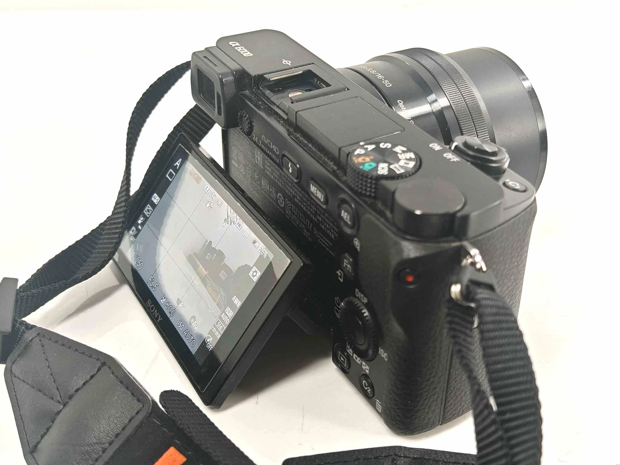sony-a6000-body-obiektyw-16-5035-56-marka-212538-254498