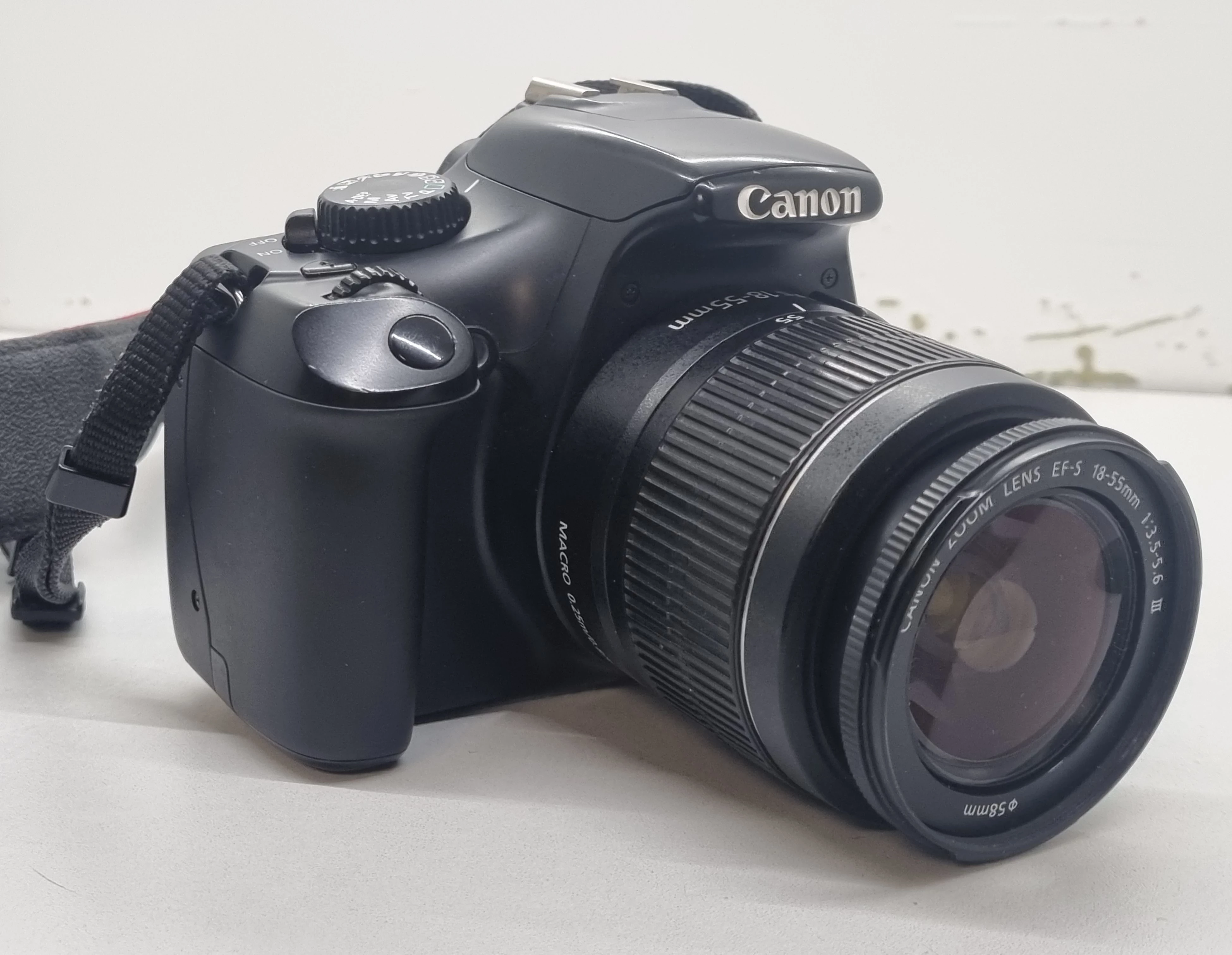 zadbana-lustrzanka-canon-eos-1100d-obiektyw-canon-efs-18-55mm-rozdzielczosc-122