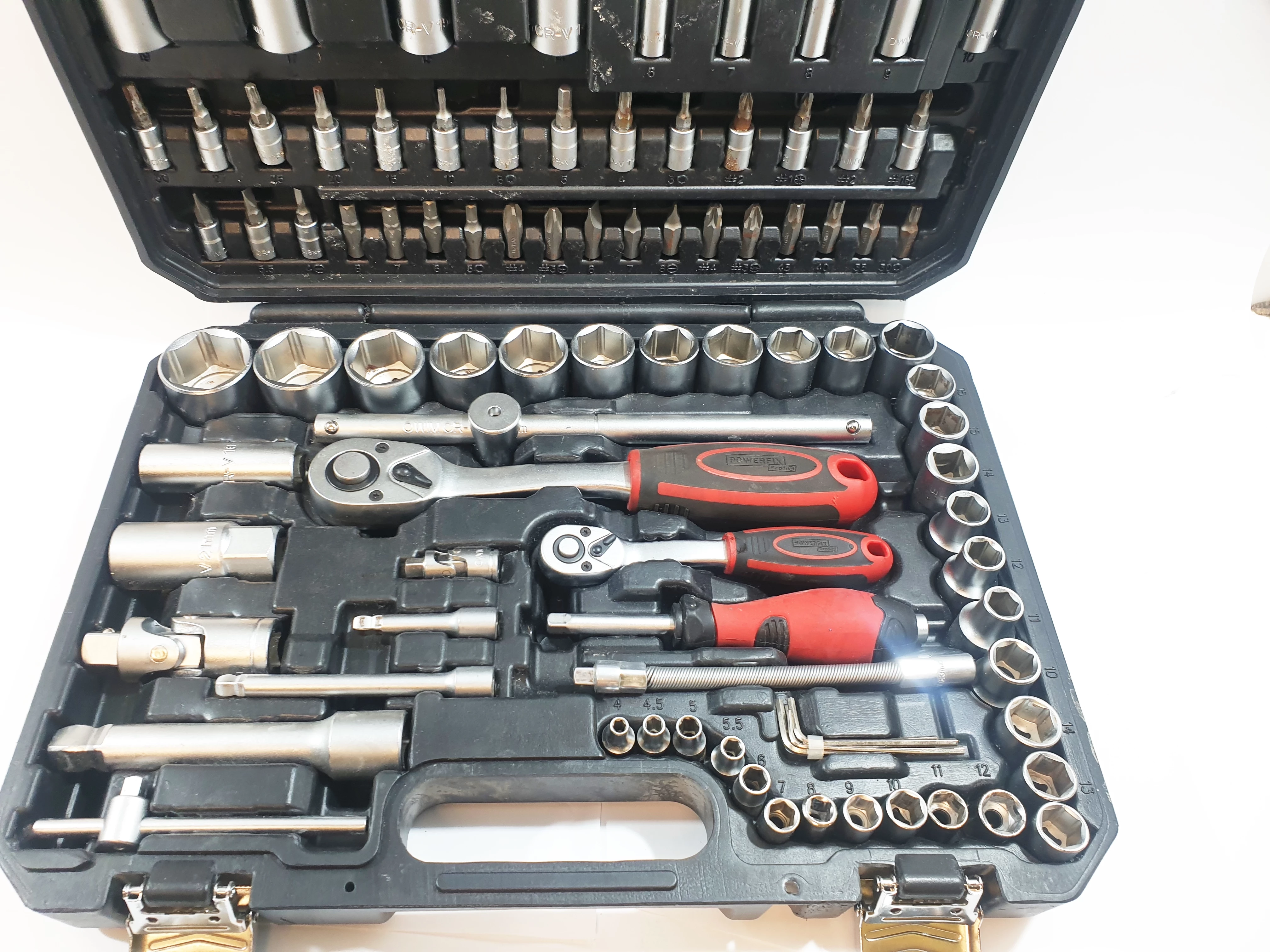 zestaw-kluczy-powerfix-profi-108-elementow-stan-11323-2