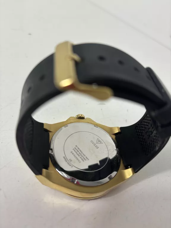 zegarek-wodoodporny-meski-zloty-guess-swarovski-szkielko-129224-2