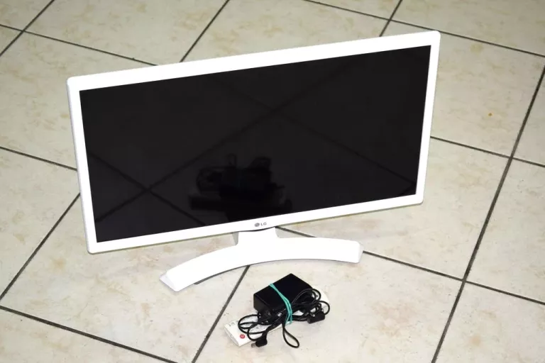 TELEWIZOR LED LG 24 CALE PILOT ŁADNY STAN OKAZJA