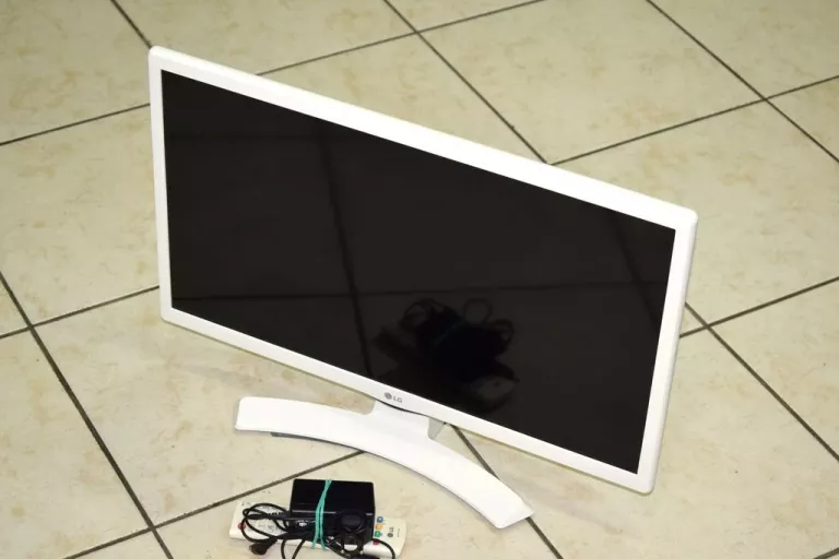 TELEWIZOR LED LG 24 CALE PILOT ŁADNY STAN OKAZJA