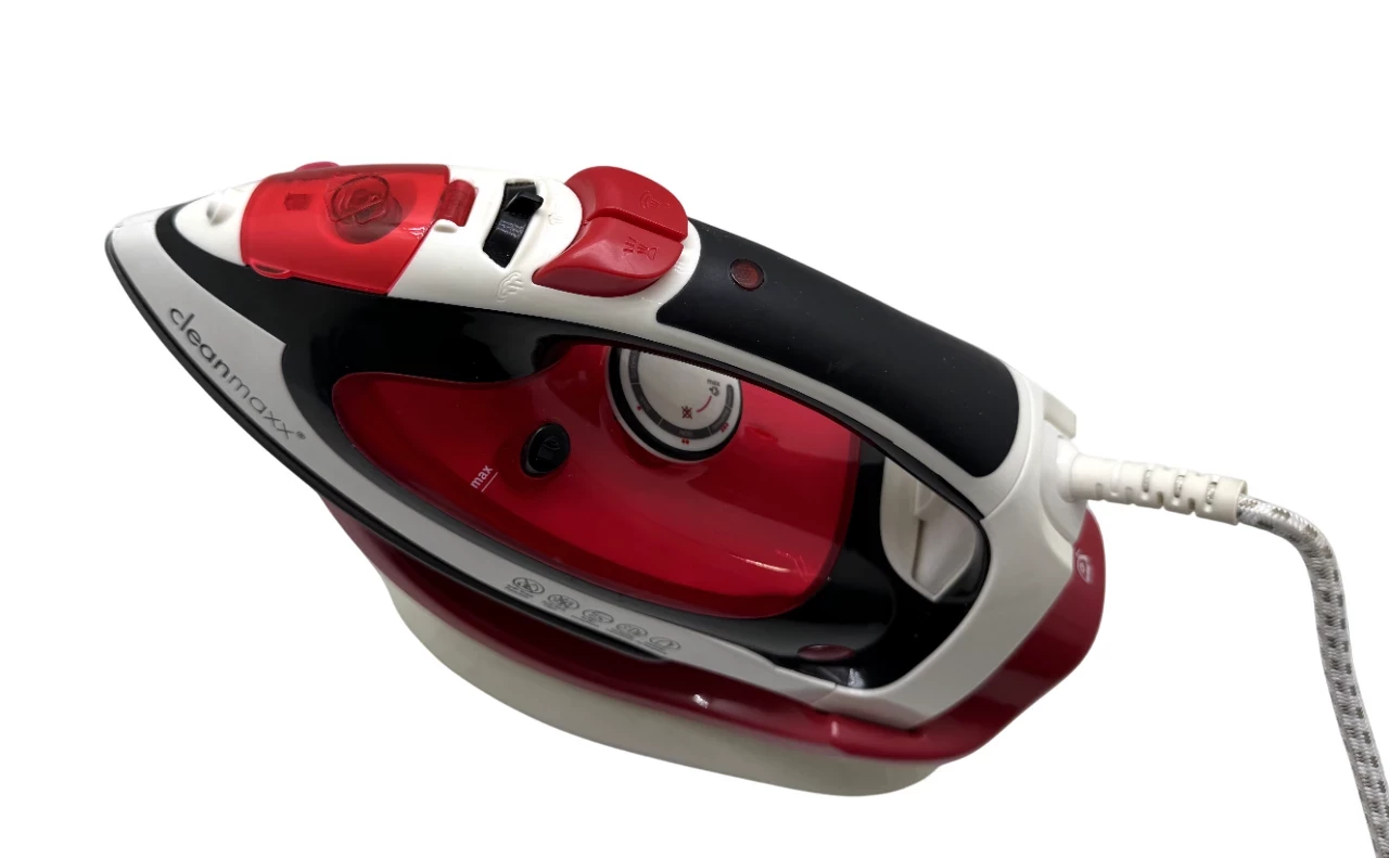 zelazko-parowe-ze-stacja-cleanmaxx-2200w-stan-11323-2