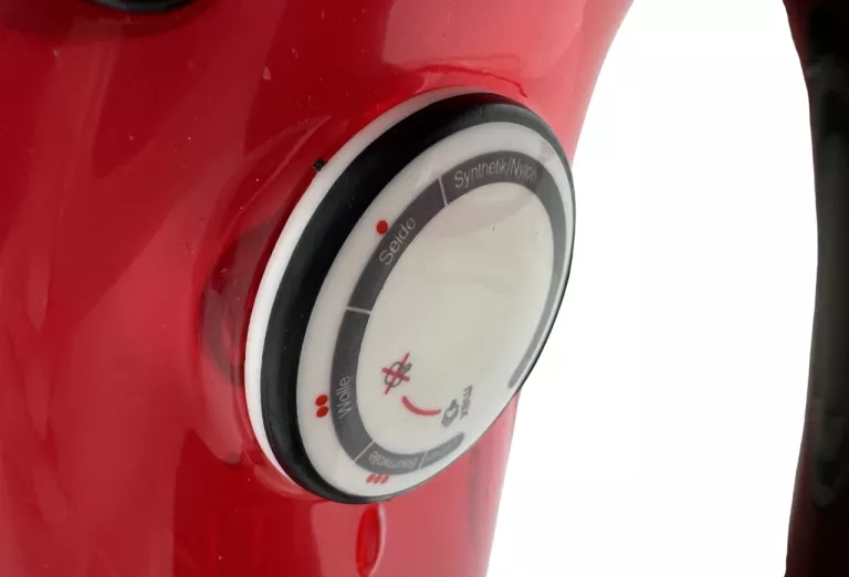 zelazko-parowe-ze-stacja-cleanmaxx-2200w-regulacja-temperatury-205674-224458