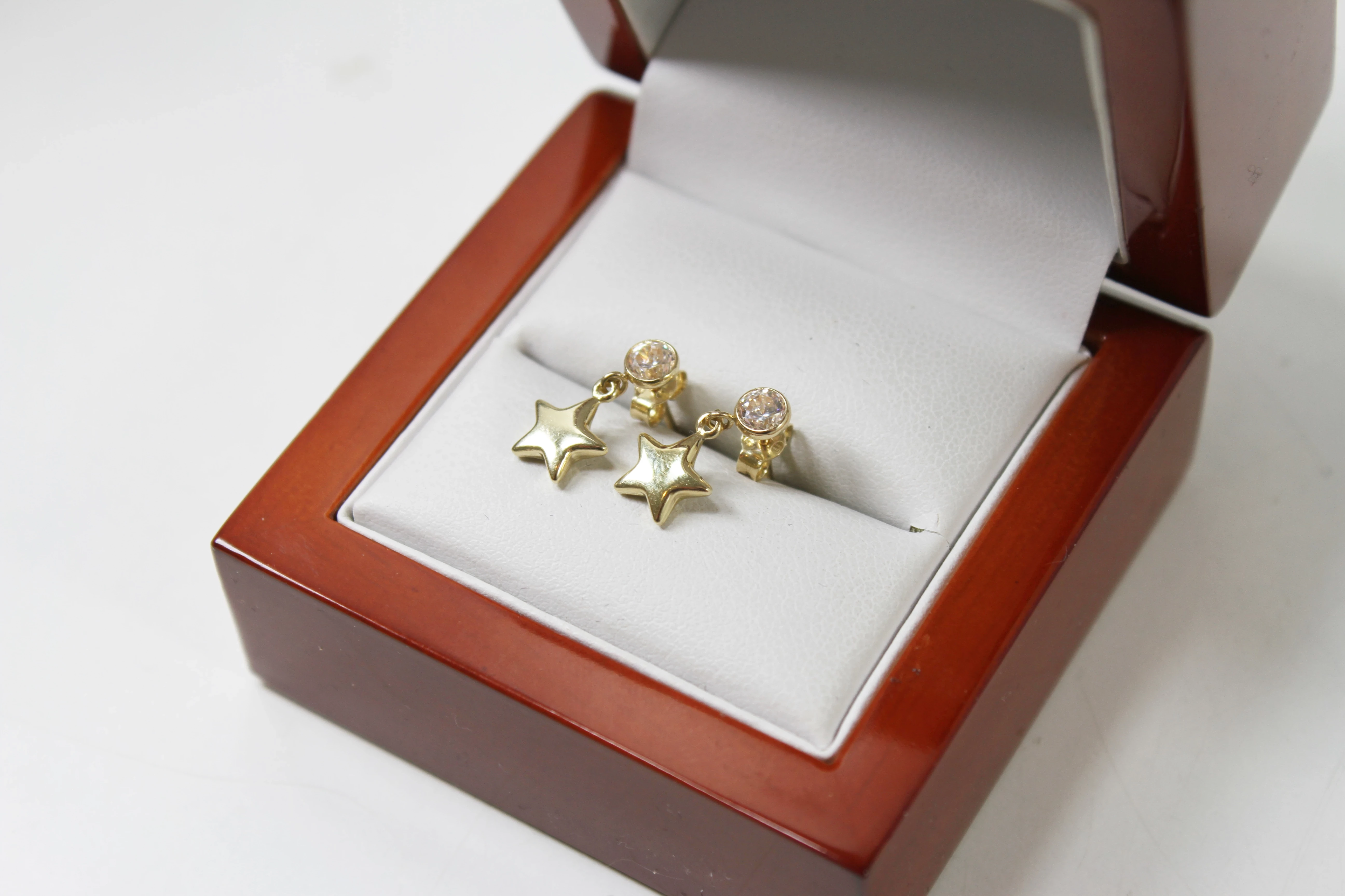 zlote-kolczyki-z-gwiazdka-585-g136-wojciechowskiego-39-warszawa