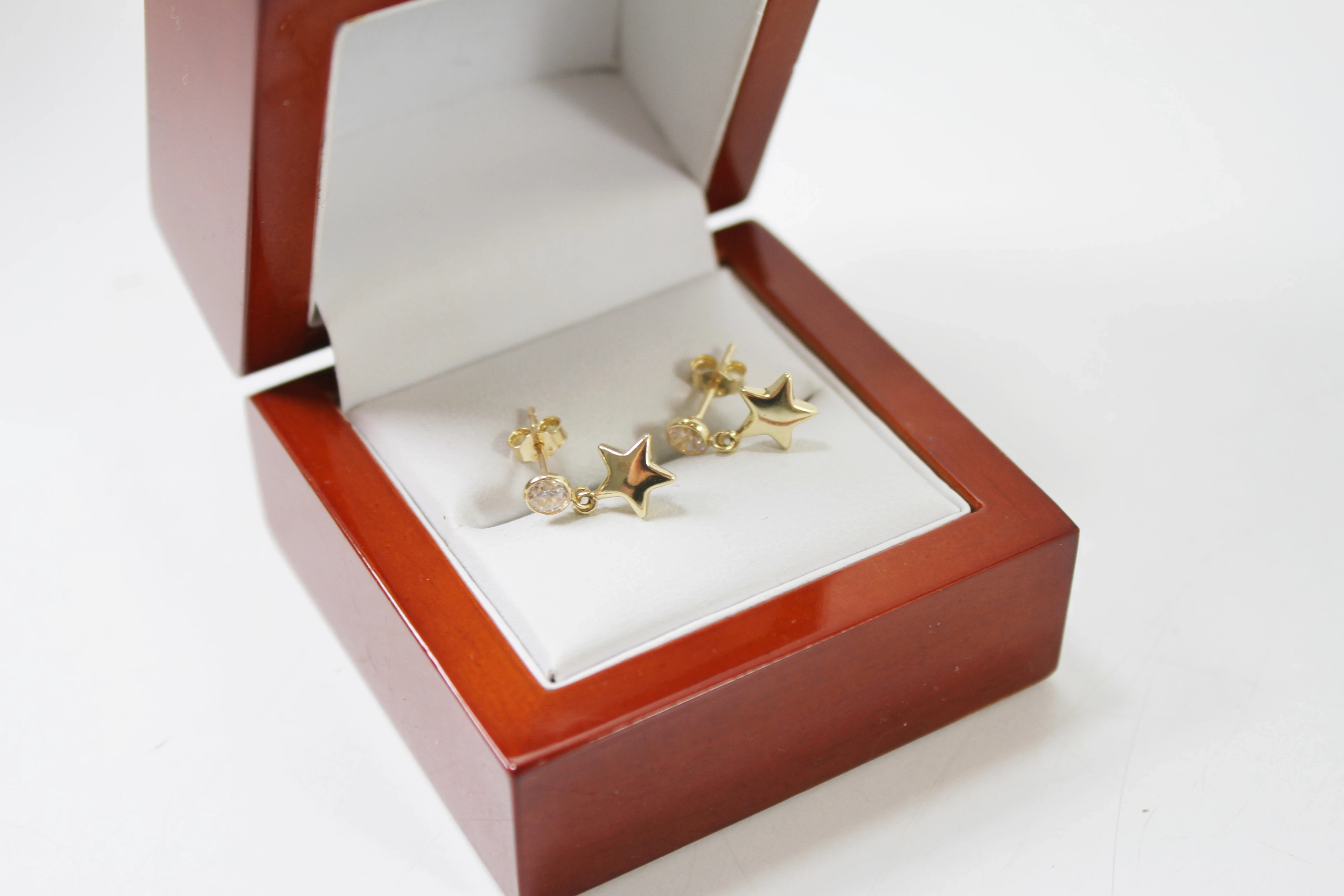 zlote-kolczyki-z-gwiazdka-585-g136-rodzaj-2205-2