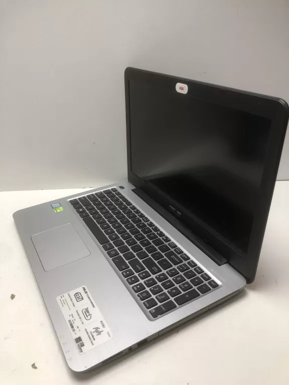 LAPTOP ASUS R558U I5 8GB RAM 500GB GEFORCE 980MX