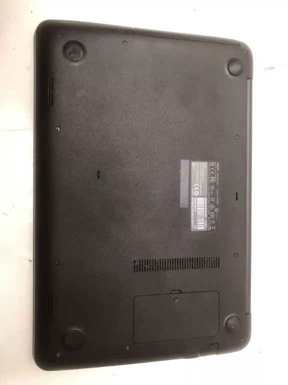 LAPTOP ASUS R558U I5 8GB RAM 500GB GEFORCE 980MX