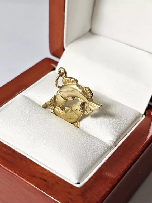PIĘKNA ZŁOTA  ZAWIESZKA RYBY 2,99G 585