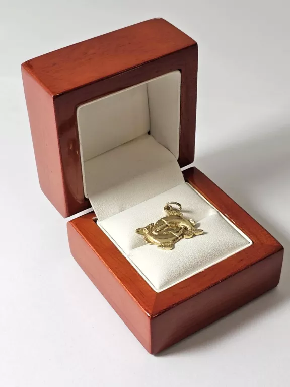 PIĘKNA ZŁOTA  ZAWIESZKA RYBY 2,99G 585