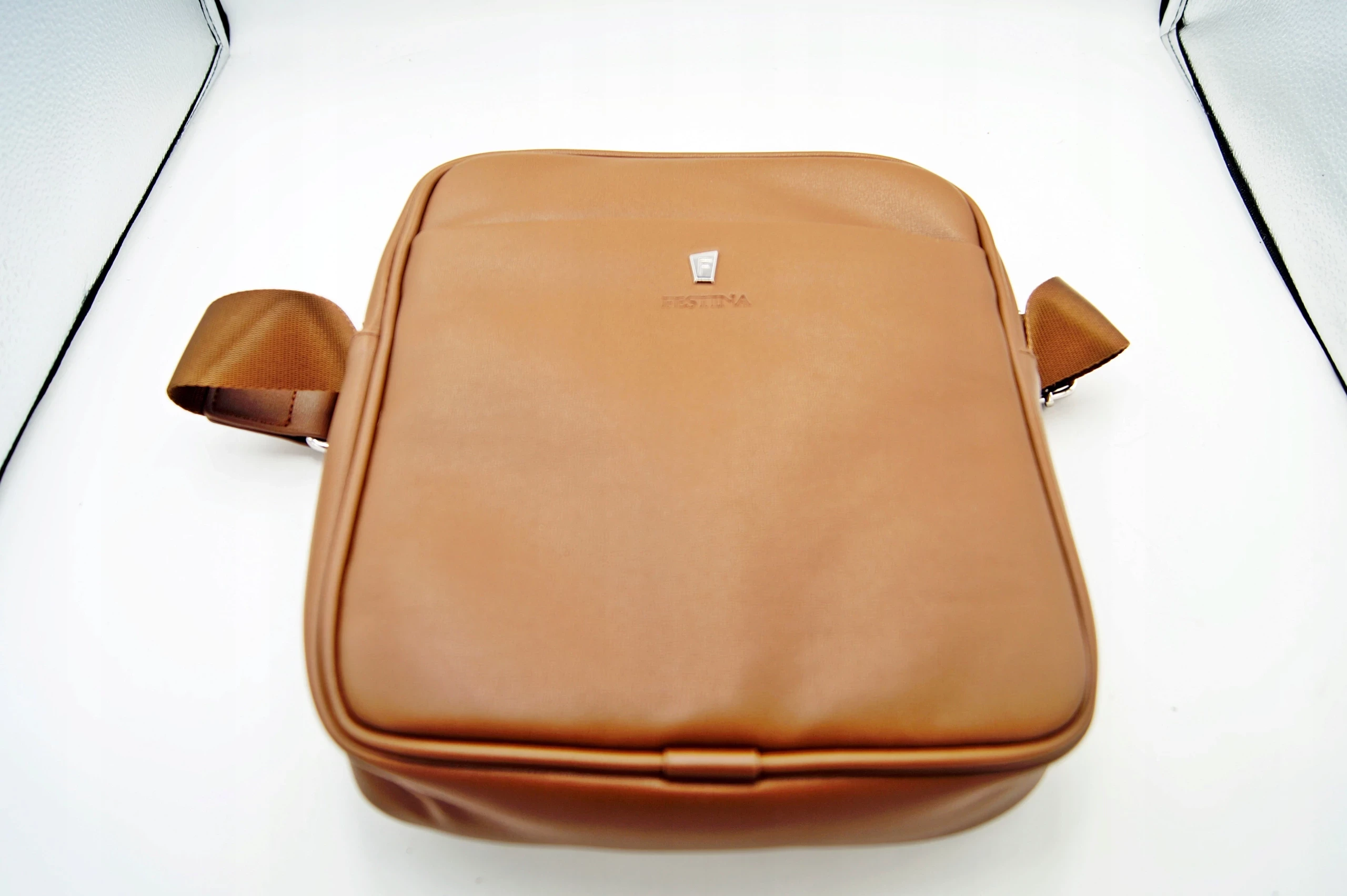 festina-klasyczna-torba-na-ramie-kolor-camelowy-chelmska-50-warszawa