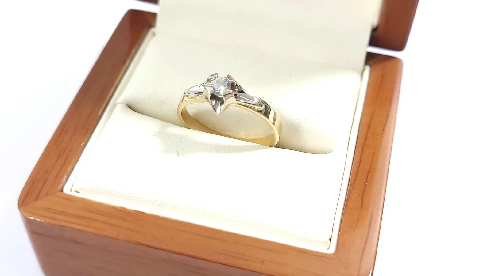 zloty-pierscionek-z-cyrkonia-p585-r12-267g-kosciuszki-23b-malbork