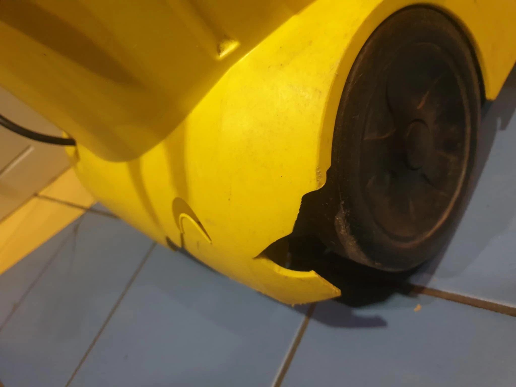 odkurzacz-pioracy-ekstrakcyjny-karcher-puzzi-81c-commercial-waga-produktu-z-opakowaniem-jednostkowym-11400