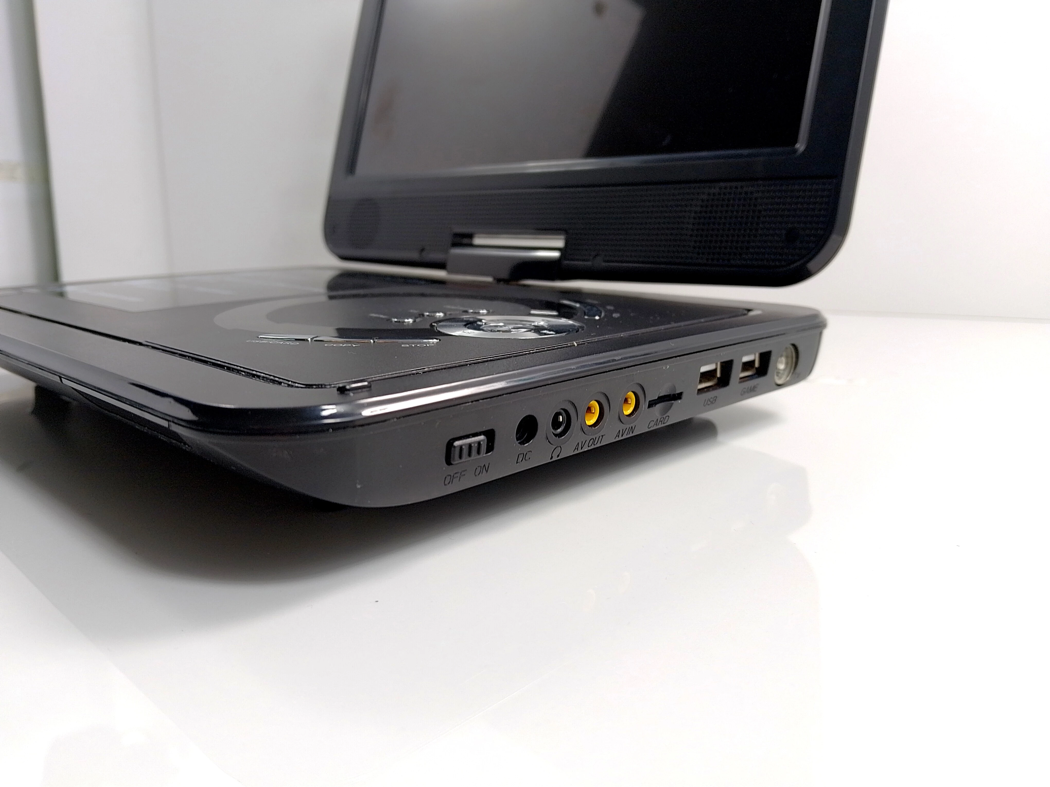 przenosny-samochodowy-odtwarzacz-dvd-soundmaster-1910sw-model-1910sw