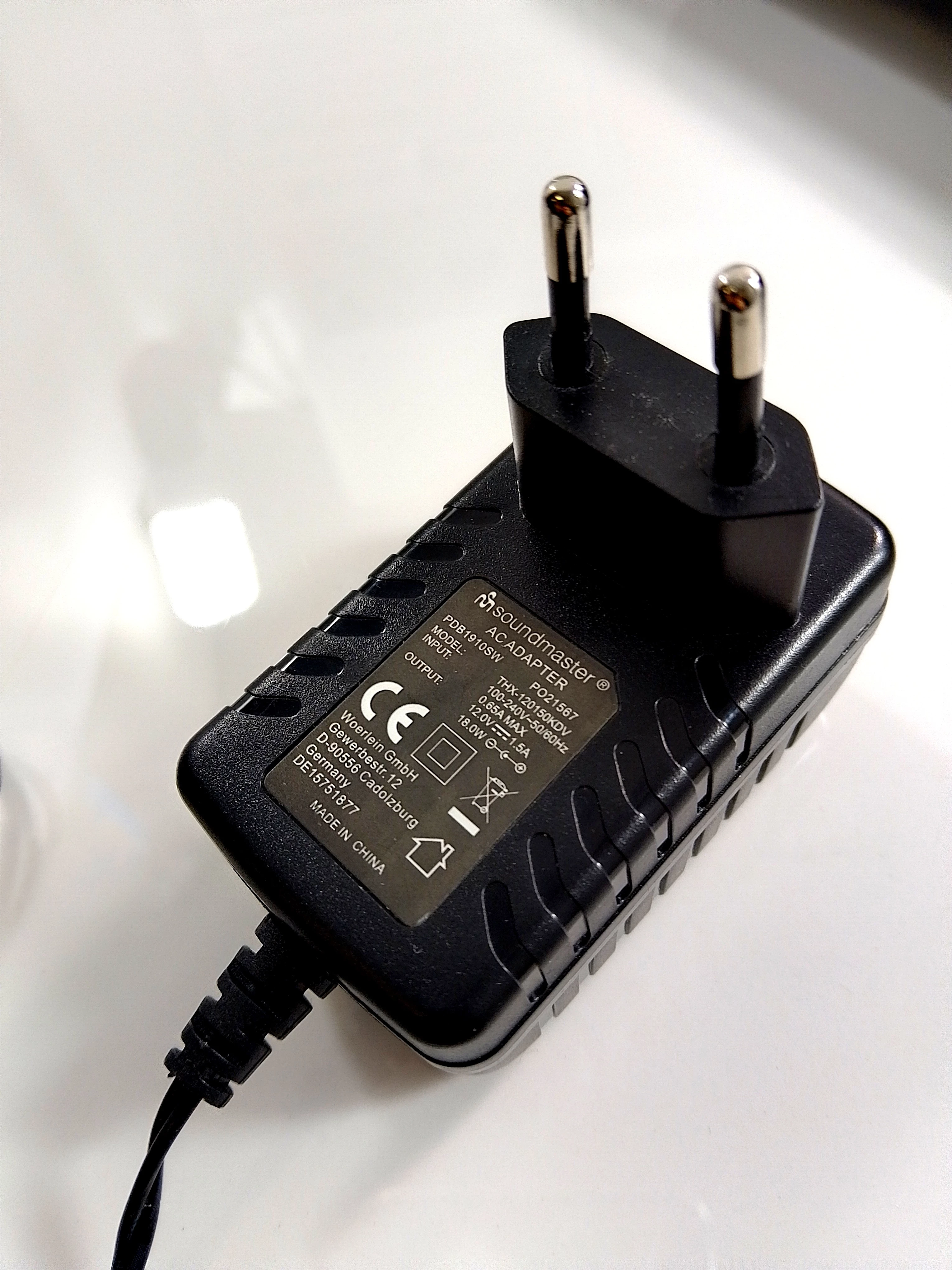 przenosny-samochodowy-odtwarzacz-dvd-soundmaster-1910sw-stan-11323-2