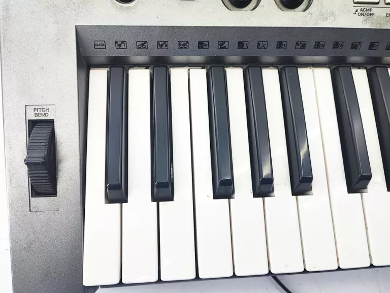 KEYBOARD YAMAHA PSR-E443