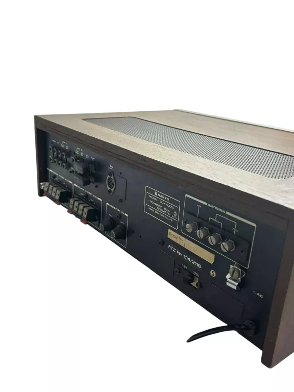 AMPLITUNER STEREO SANYO DCX 4000L 1975 ROK