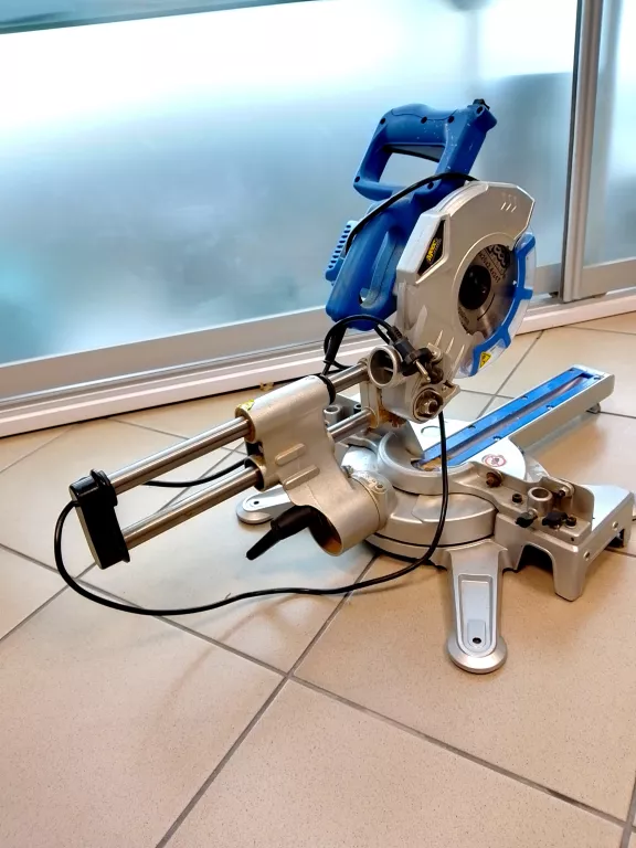 UKOŚNICA MEEC TOOLS 1050W IP20 190MM NIEBIESKA GOL