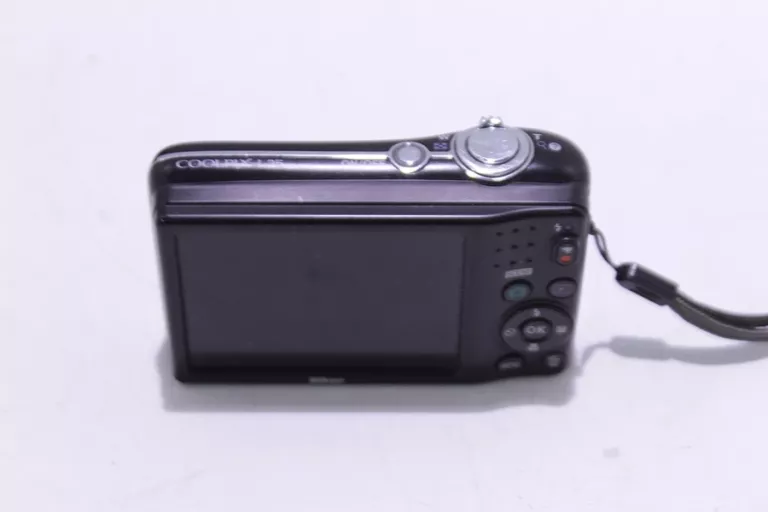 APARAT NIKON COOLPIX L25