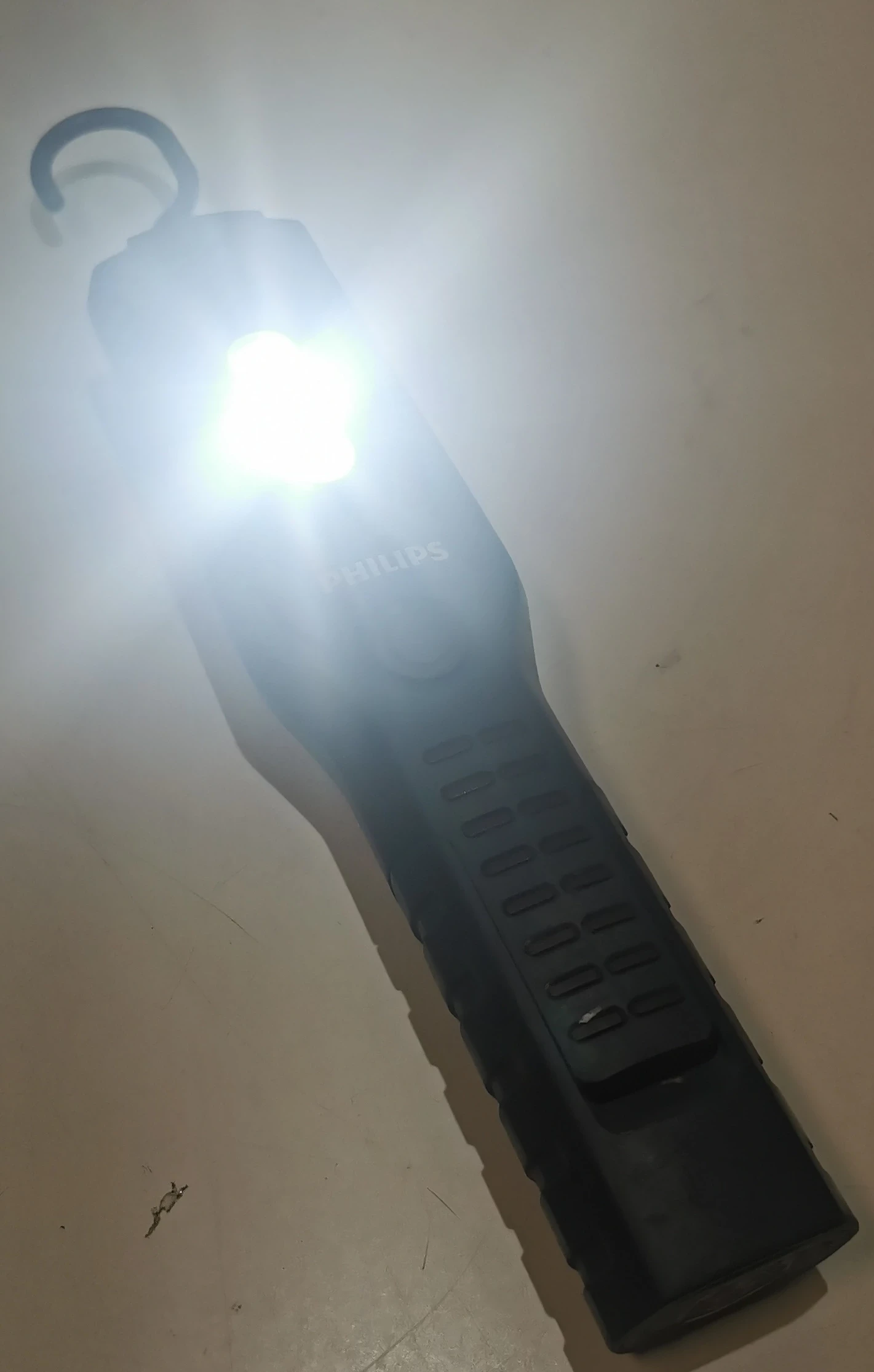 latarka-warsztatowa-philips-ecopro-40-ean-gtin-8719018050571