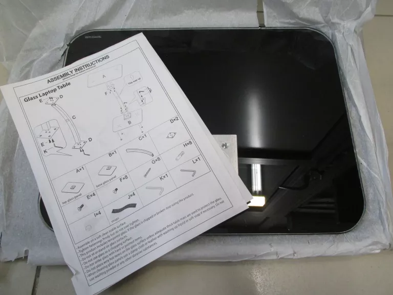 elegancki-szklany-stolik-pod-laptopa-kod-producenta-00250249