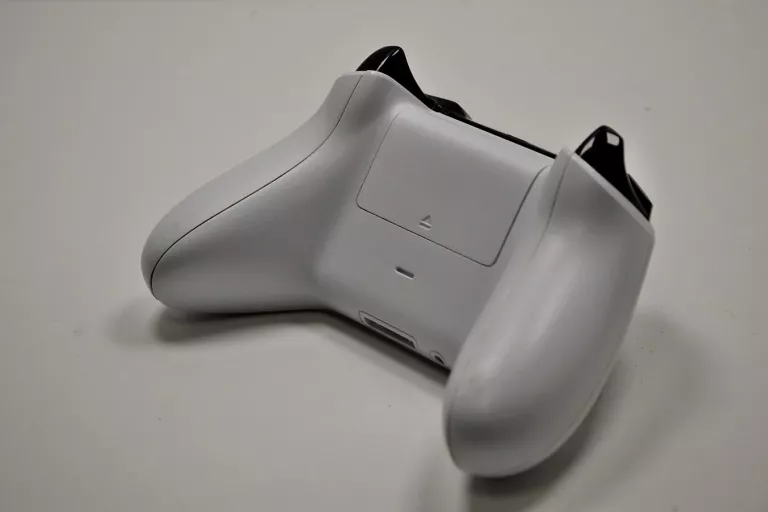 KONSOLA MICROSOFT XBOX ONE S 1TB