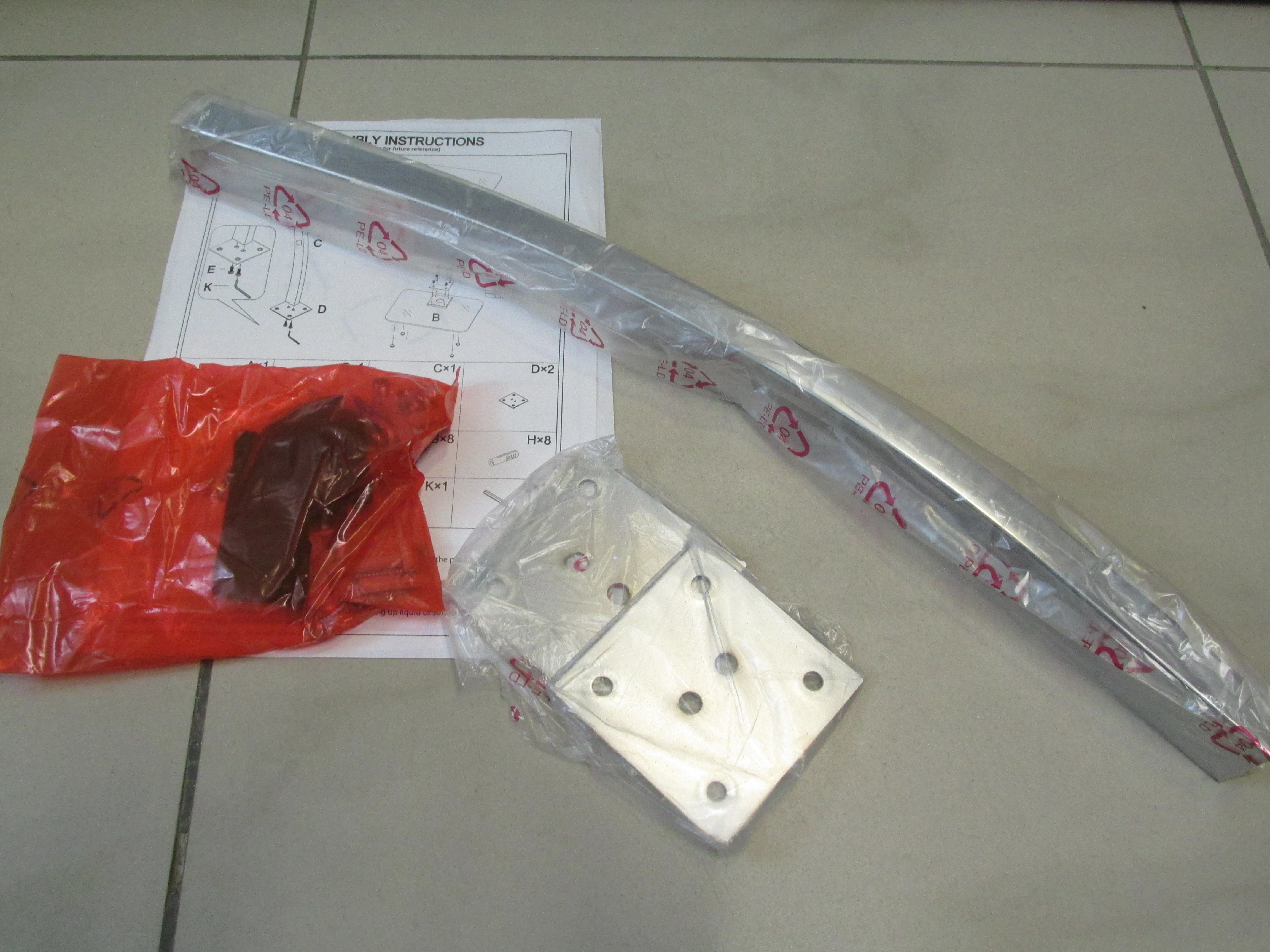 elegancki-szklany-stolik-pod-laptopa-product-id-a51534e8-c6e4-4bce-bc06-9cc9b7a3b400