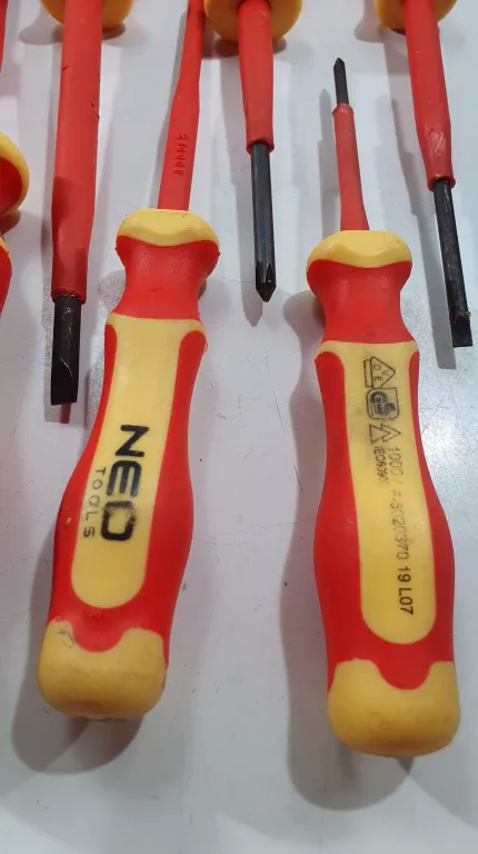 ZESTAW WKRĘTAKÓW 9SZT. NEO TOOLS 1000V 04-143
