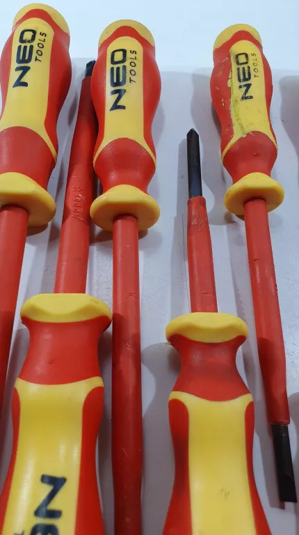 ZESTAW WKRĘTAKÓW 9SZT. NEO TOOLS 1000V 04-143