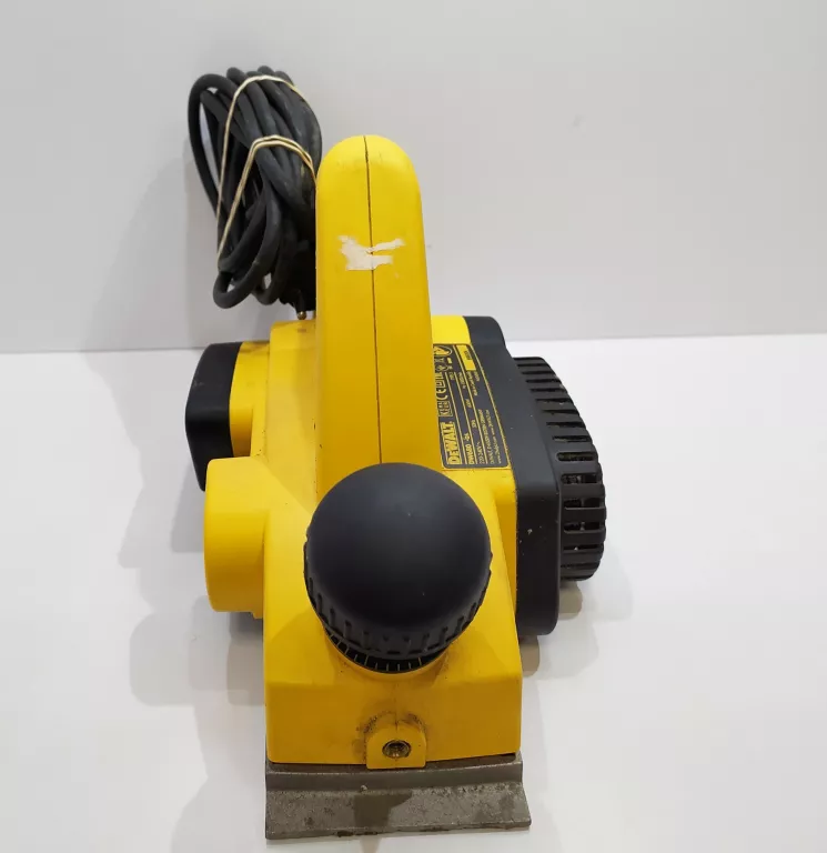 STRUG ELEKTRYCZNY DEWALT DW680 BN