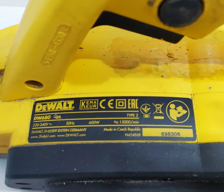STRUG ELEKTRYCZNY DEWALT DW680 BN