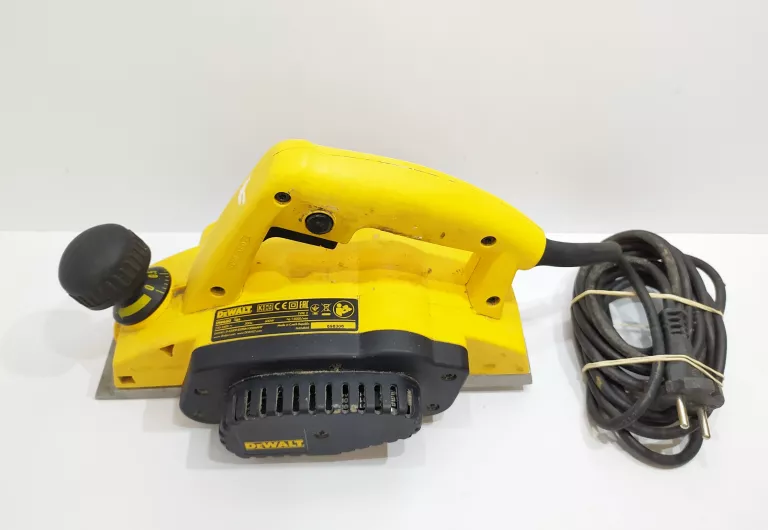 STRUG ELEKTRYCZNY DEWALT DW680 BN