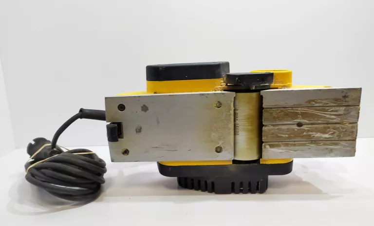 STRUG ELEKTRYCZNY DEWALT DW680 BN