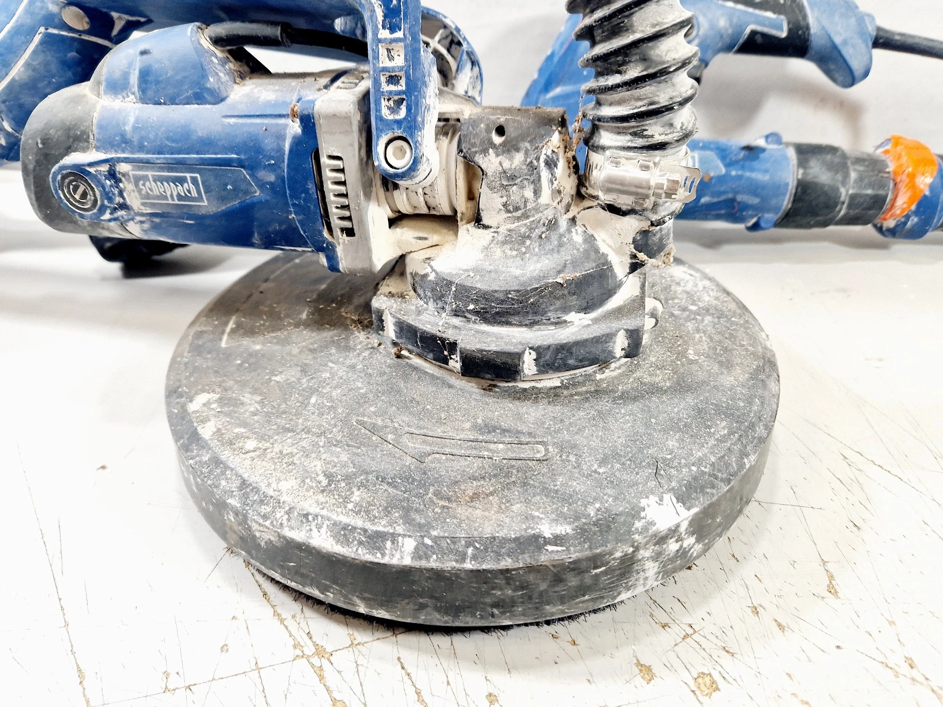 szlifierka-do-gipsu-zyrafa-scheppach-ds930-710w-rodzaj-zasilania-sieciowe