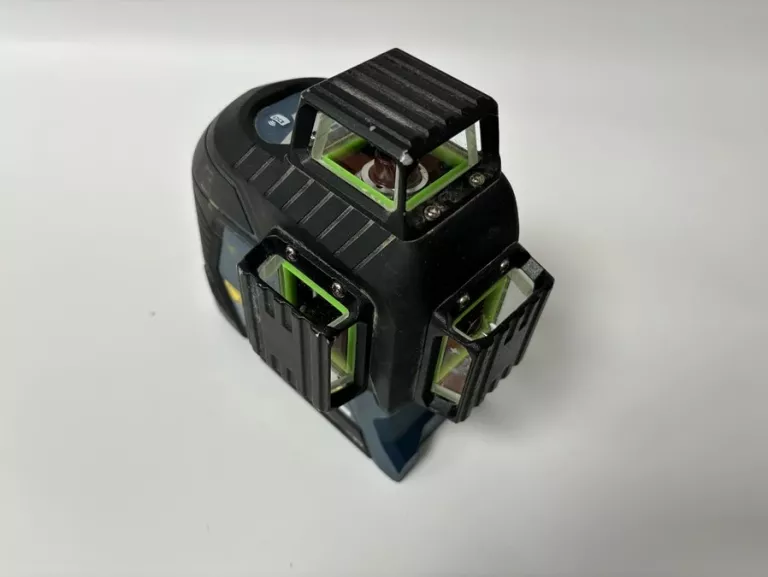 laser-krzyzowy-bosch-gll-3-60-xg-kod-producenta-btykjbhgll3-60xgzuhe-006