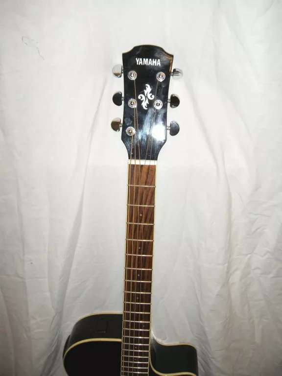 GITARA ELEKTROAKUSTYCZNA YAMAHA APX 600