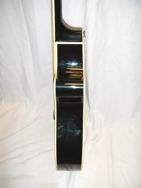 GITARA ELEKTROAKUSTYCZNA YAMAHA APX 600