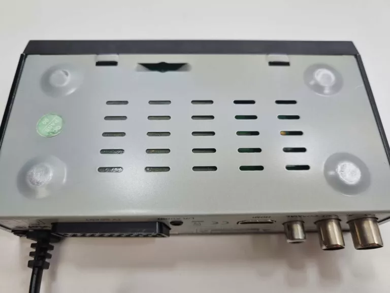 dekoder-tuner-dvb-t2-smart-sat-2-h264h265hevc-pekniety-pilot-rodzaj-tunera-dvb-t2