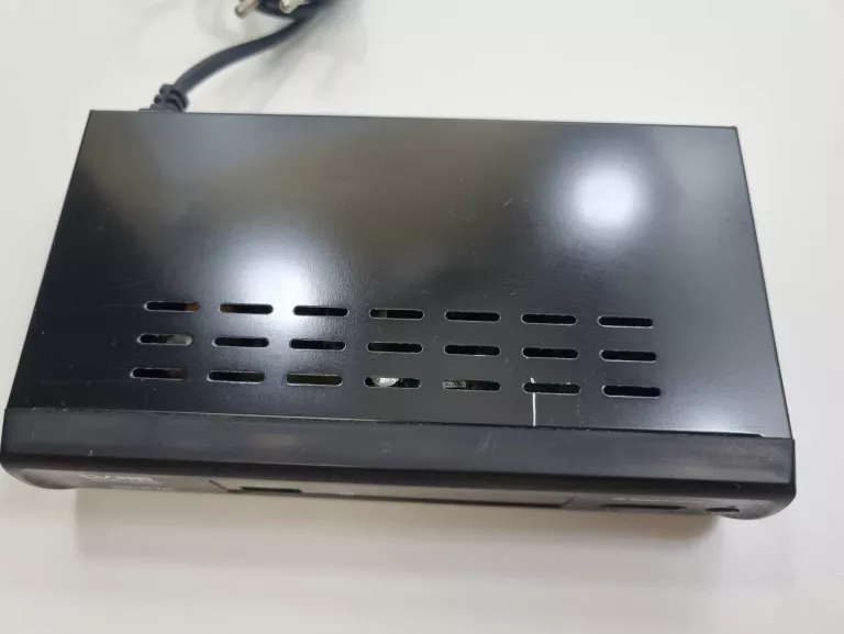 dekoder-tuner-dvb-t2-smart-sat-2-h264h265hevc-pekniety-pilot-model-sat-2